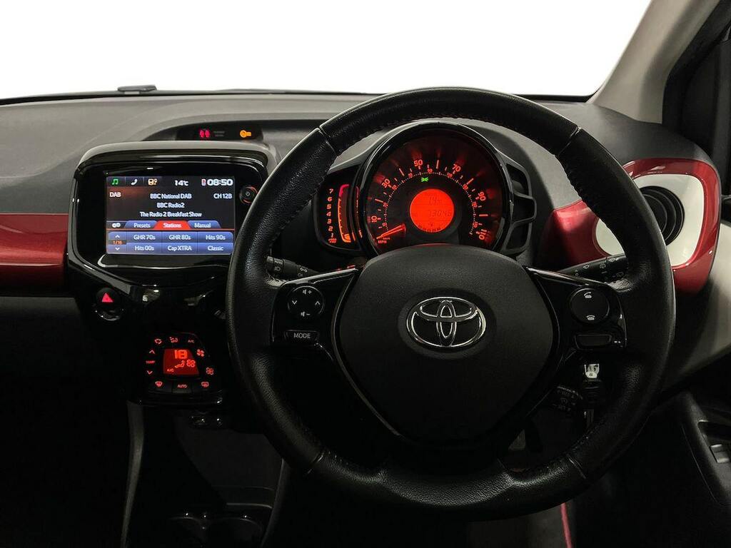 Toyota Aygo Hatchback 1.0 Red #9