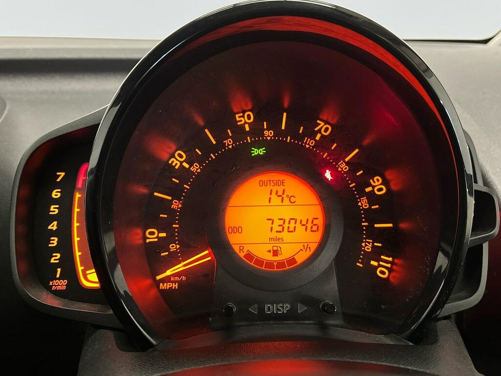 Toyota Aygo Hatchback 1.0 Red #10