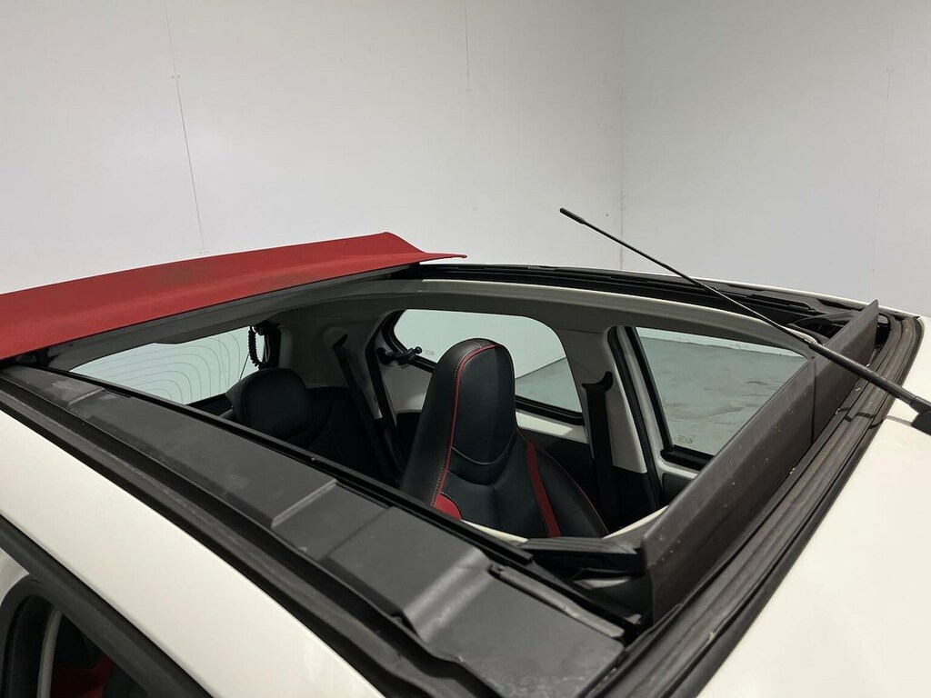 Toyota Aygo Hatchback 1.0 Red #32