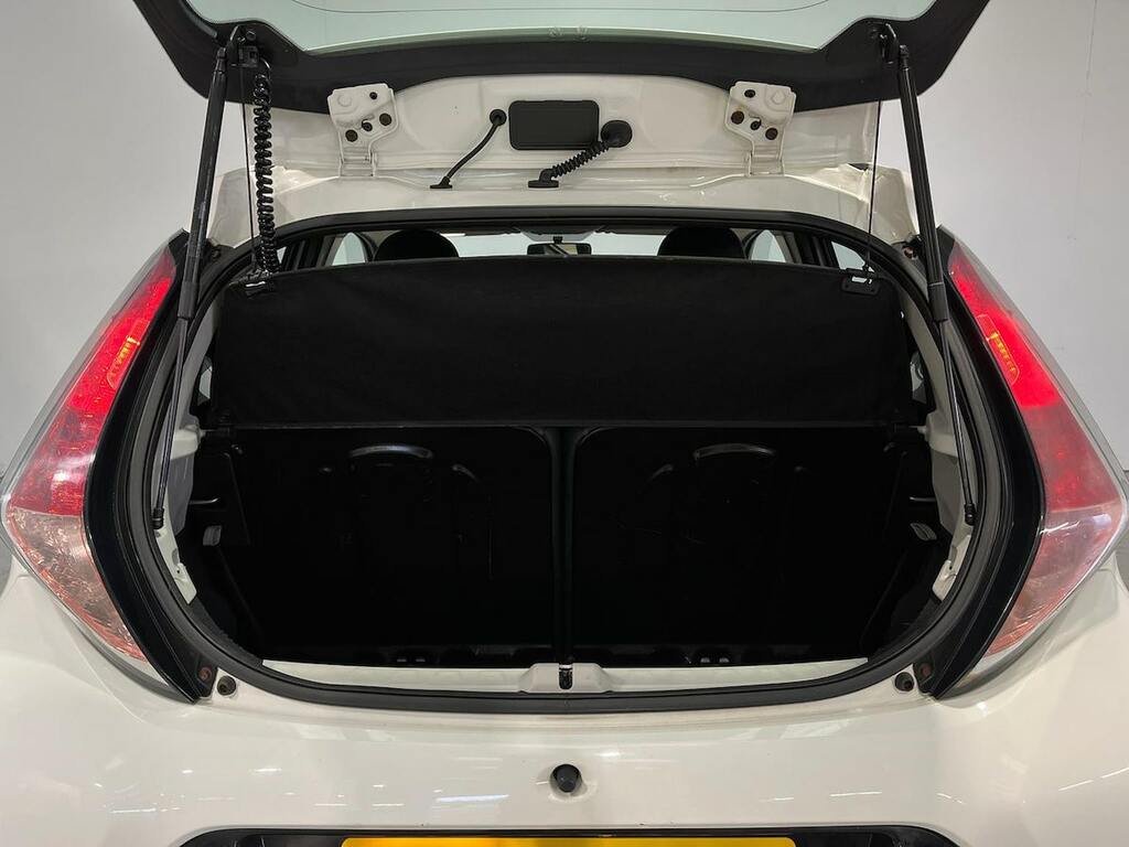 Toyota Aygo Hatchback 1.0 Red #17