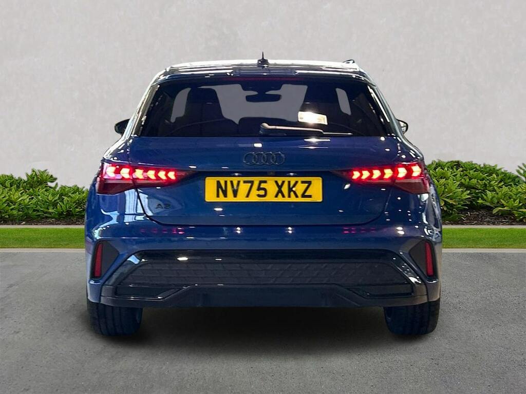 Audi A3 2.0 Tdi 35 Black Edition Sportback S Tr Blue #4