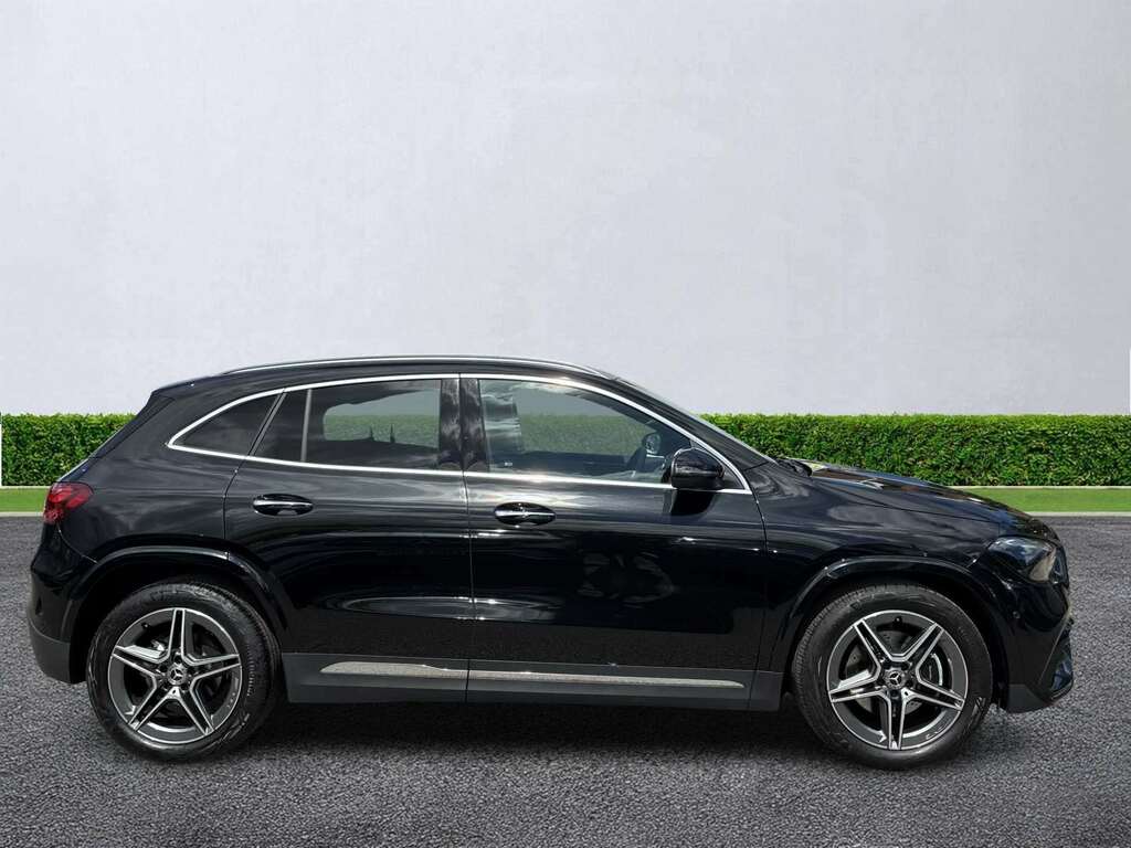 Mercedes-Benz GLA Class Gla 200 Amg Line Executive Black #3