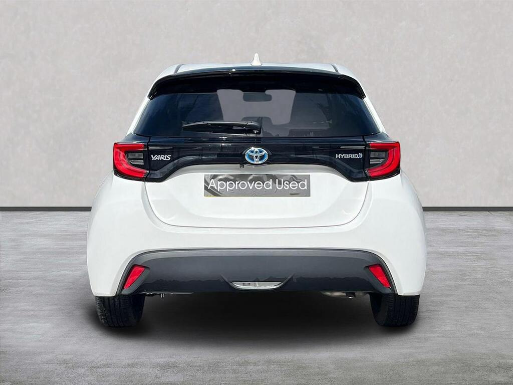 Toyota Yaris 1.5 Vvt-h Design Hatchback Hybrid E-cvt VRZ3203 White #4