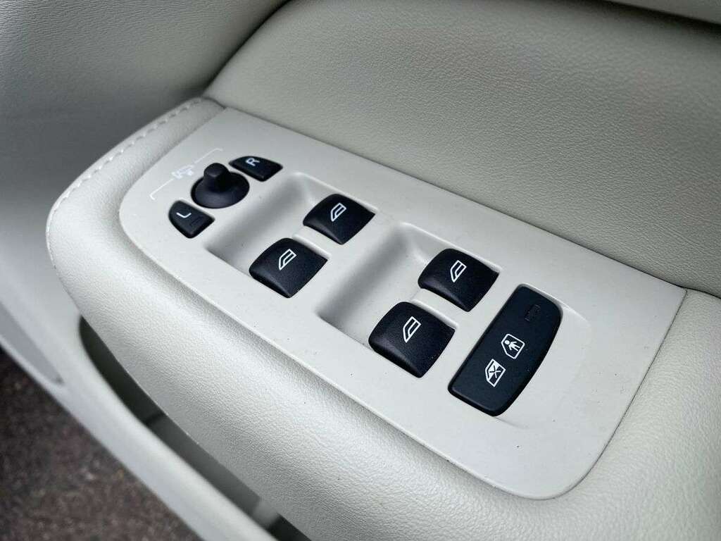Volvo XC60 Suv Grey #21