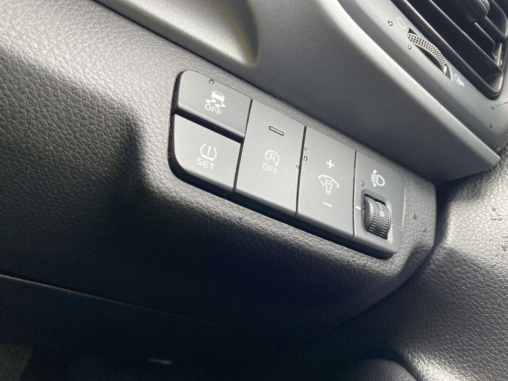 Kia Stonic 2 Red #22