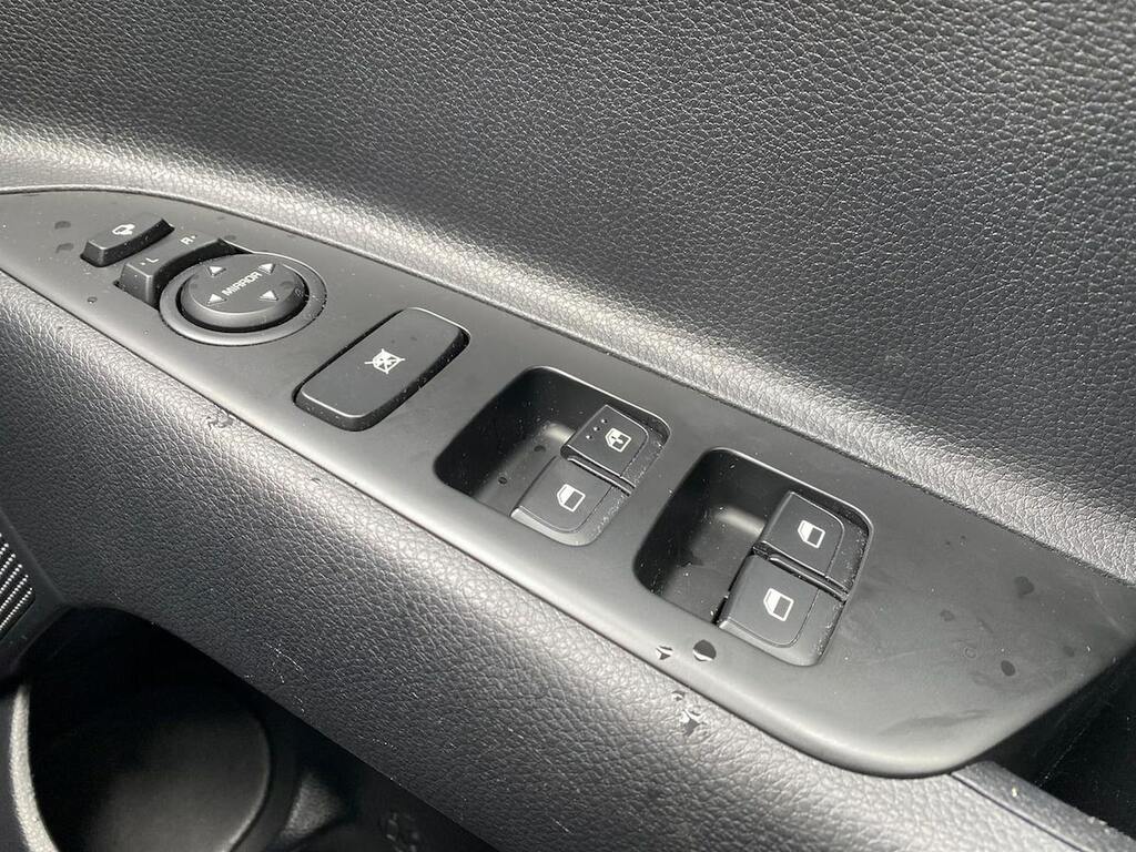 Kia Stonic 2 Red #21