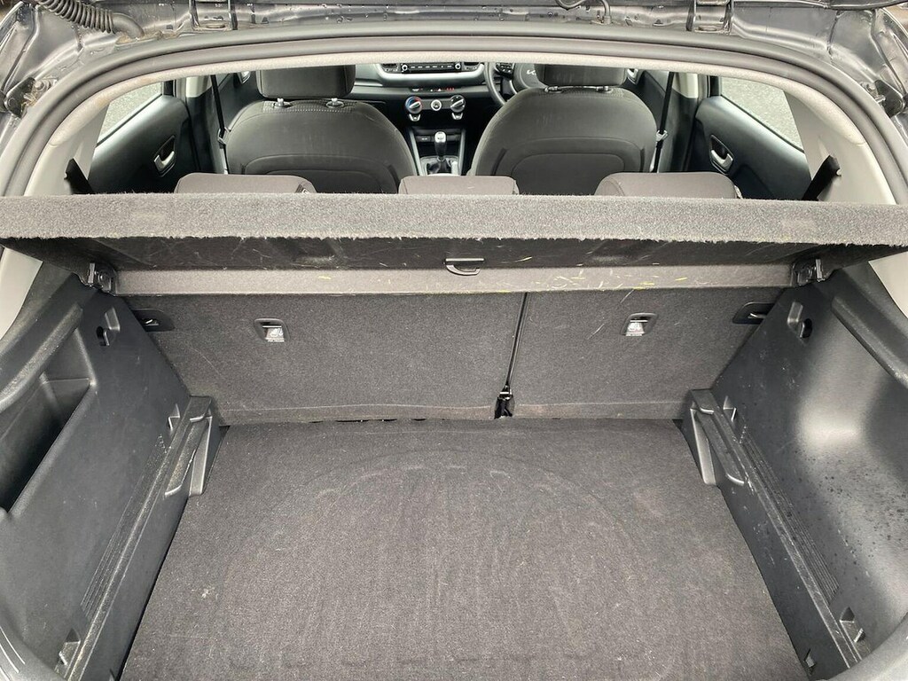 Kia Stonic 2 Red #17
