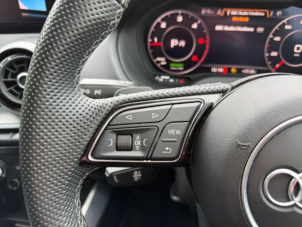 Audi Q2 Tfsi Cod Black Edition Black #27