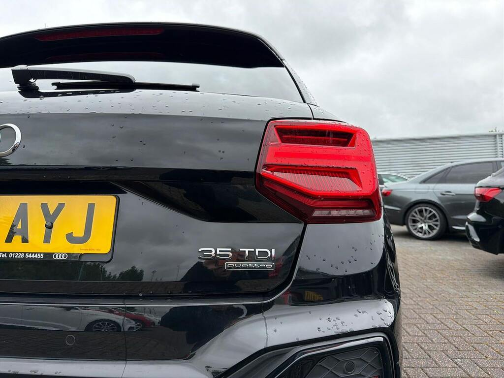 Audi Q2 Tfsi Cod Black Edition Black #36