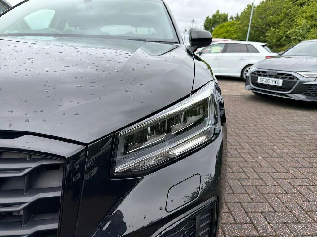 Audi Q2 Tfsi Cod Black Edition Black #34