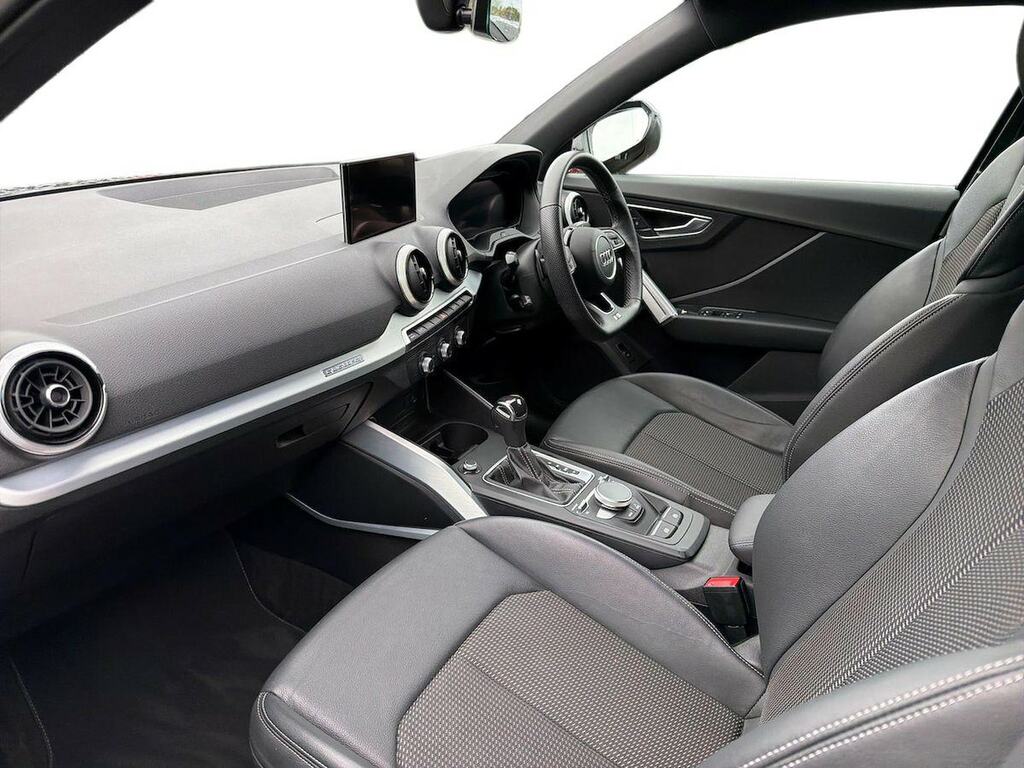 Audi Q2 Tfsi Cod Black Edition Black #7