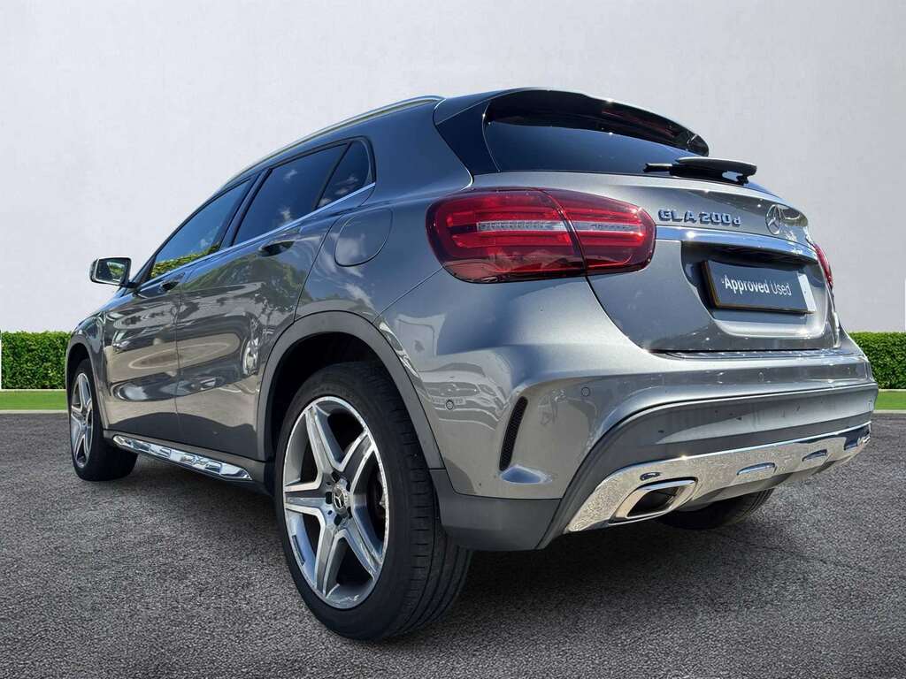 Mercedes-Benz GLA Class Gla 200D 4Matic Amg Line Premium Grey #2