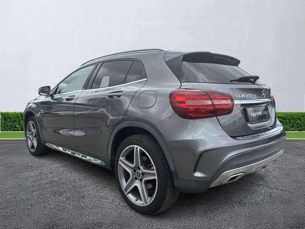Mercedes-Benz GLA Class Gla 200D 4Matic Amg Line Premium Grey #2