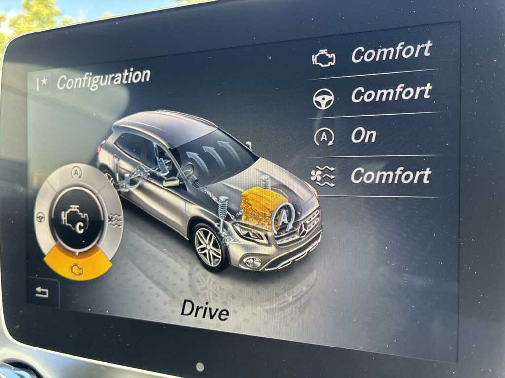 Mercedes-Benz GLA Class Amg Line Grey #38
