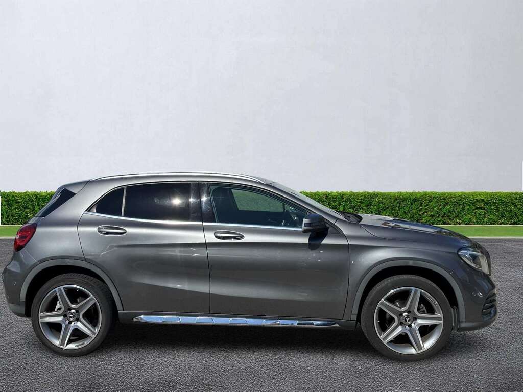 Mercedes-Benz GLA Class Gla 200D 4Matic Amg Line Premium Grey #3