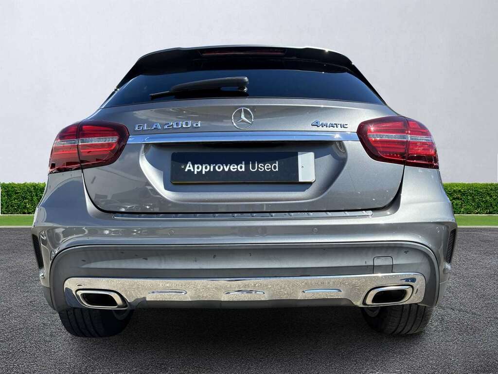 Mercedes-Benz GLA Class Gla 200D 4Matic Amg Line Premium Grey #4