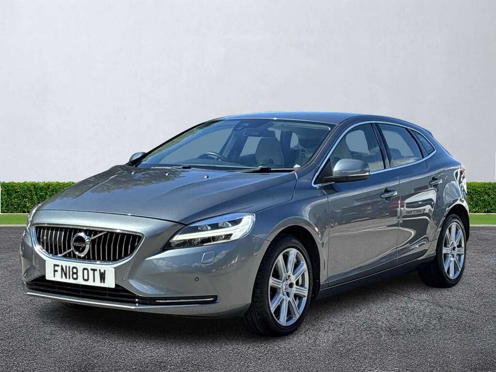 Volvo V40 Hatchback #19