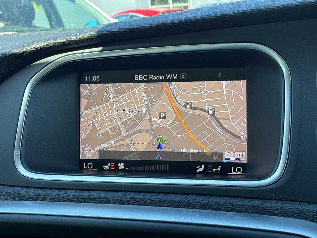 Volvo V40 Hatchback #22