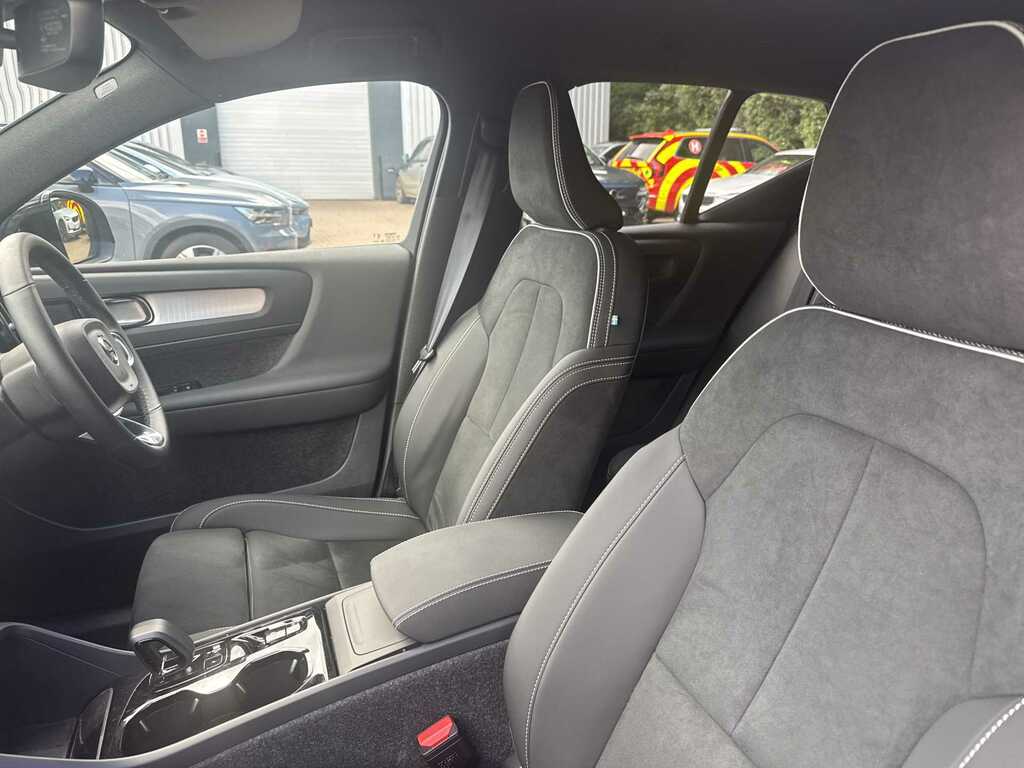 Volvo XC40 2.0 B4p Plus Dark Grey #8