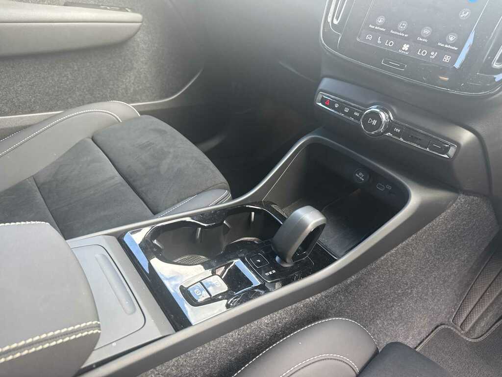 Volvo XC40 2.0 B4p Plus Dark Grey #22