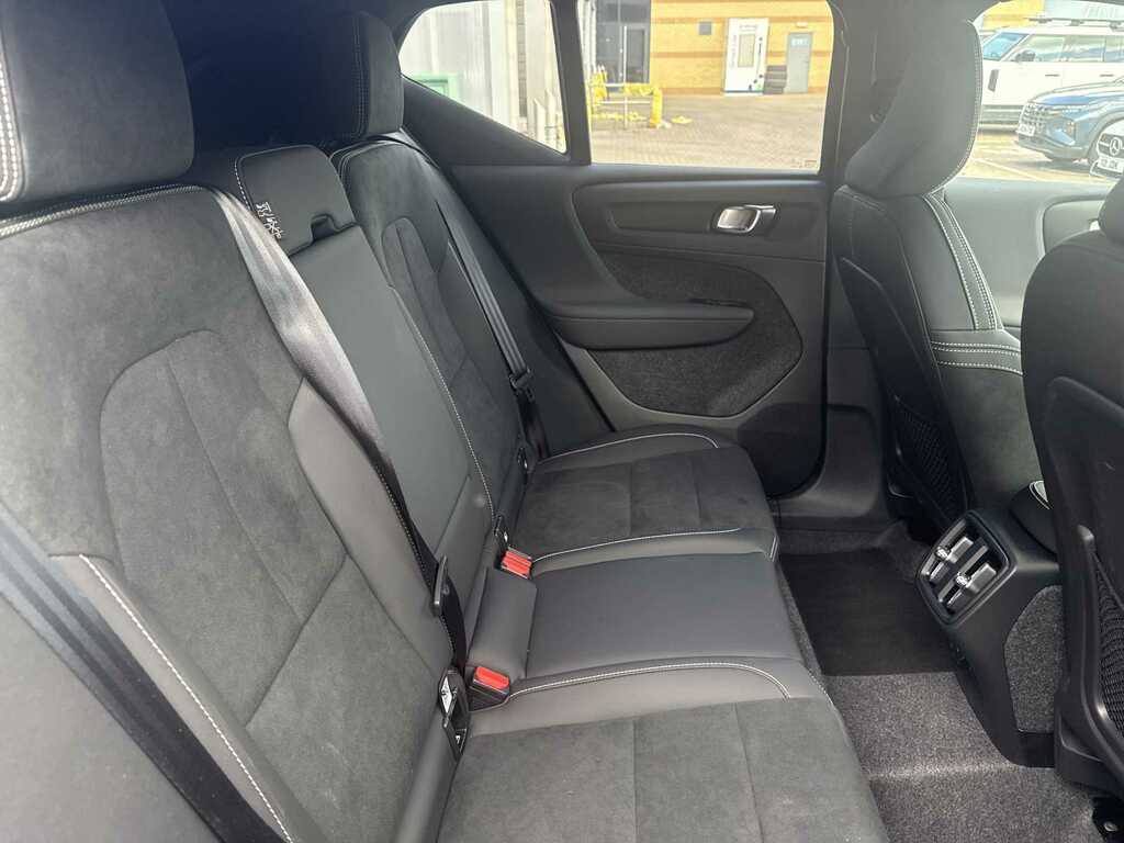 Volvo XC40 2.0 B4p Plus Dark Grey #16