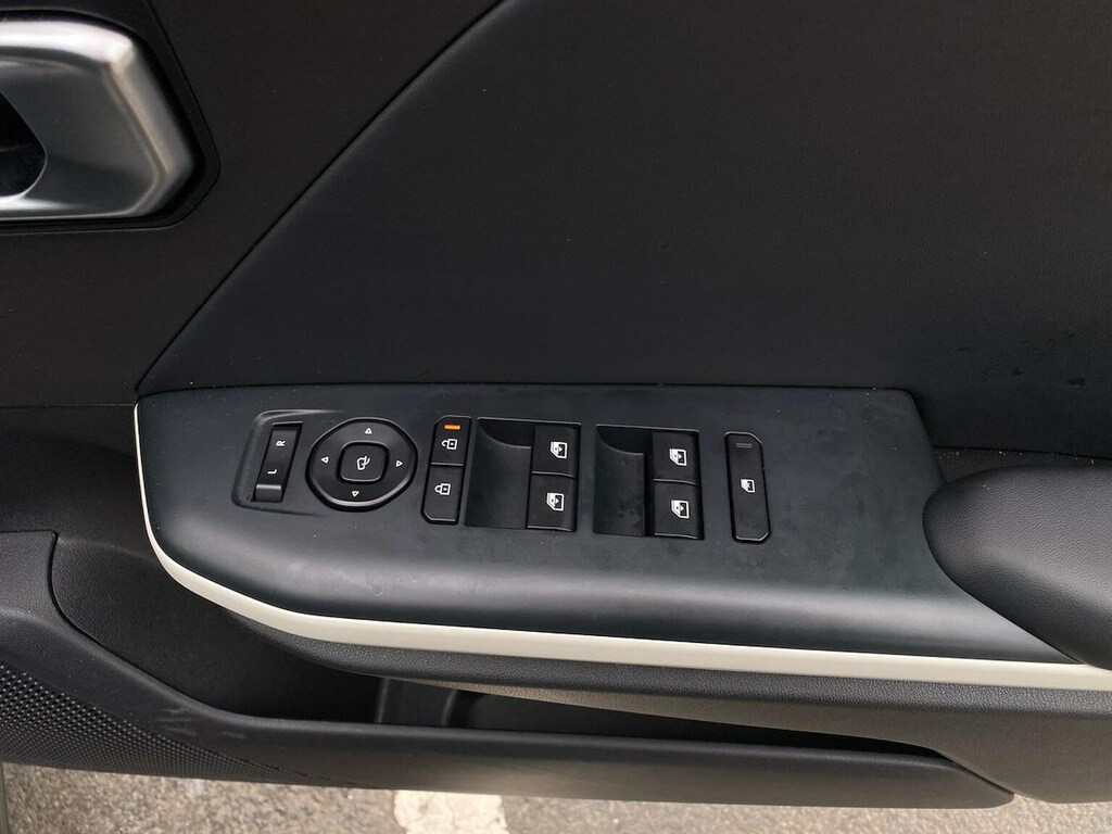 Kia 81.4Kwh Air Red #21