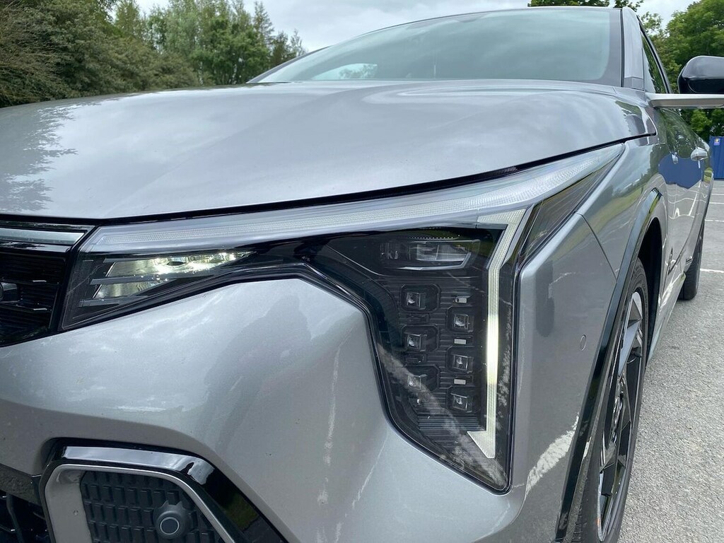 Kia 81.4Kwh Air Red #32