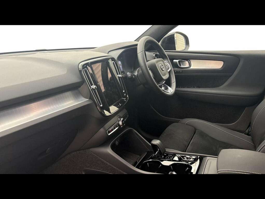 Volvo XC40 Ultra Blue #8