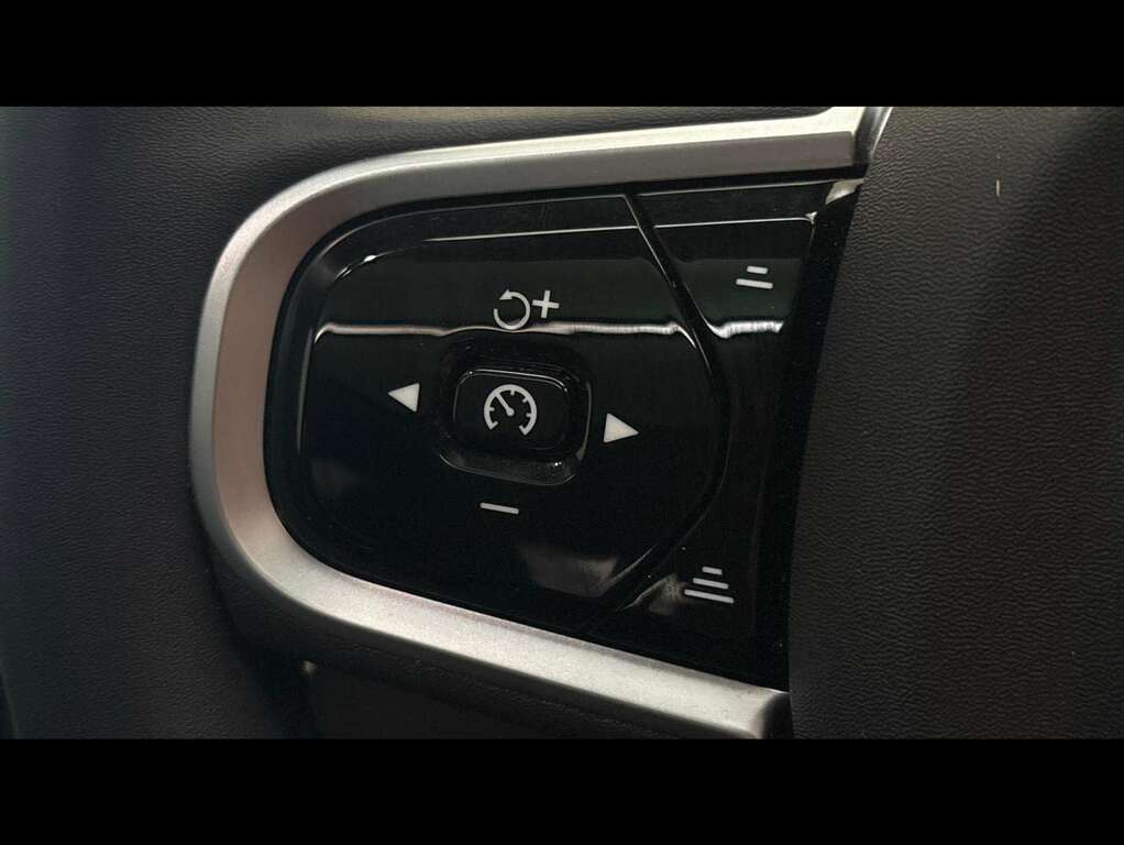 Volvo XC90 Ultra Blue #26