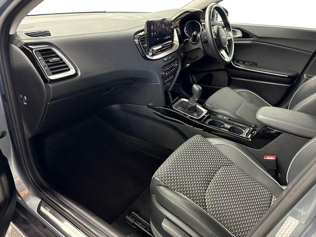 Kia Xceed Petrol Green #7