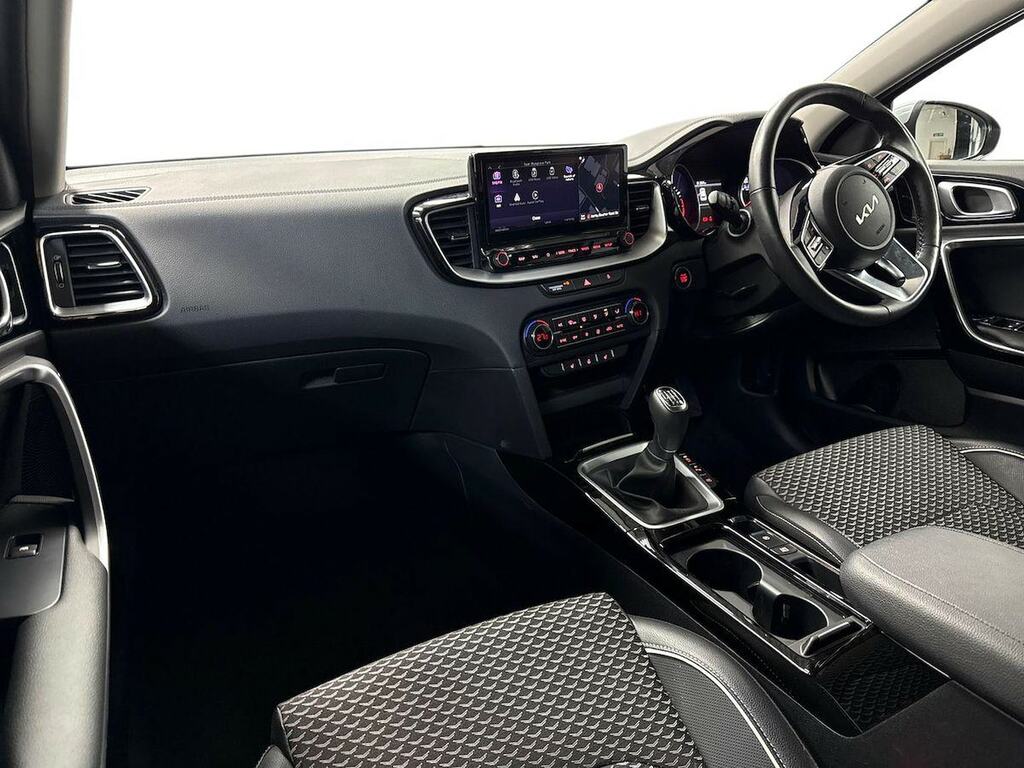 Kia Xceed Petrol Green #8