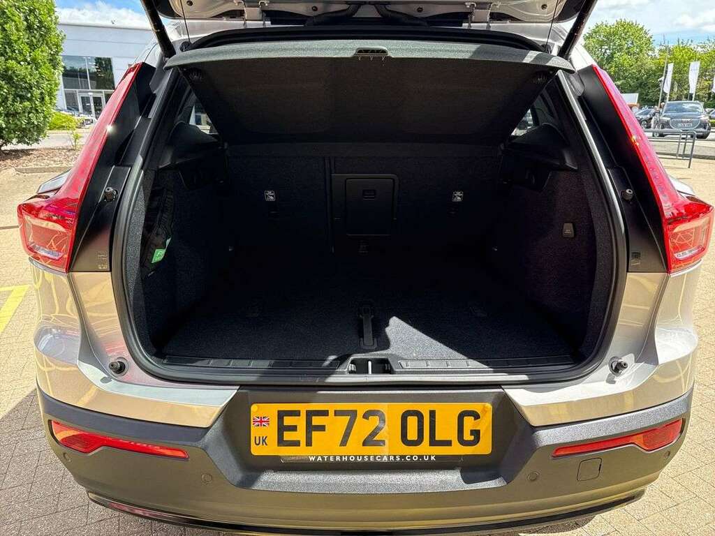 Volvo XC40 Suv Blue #17