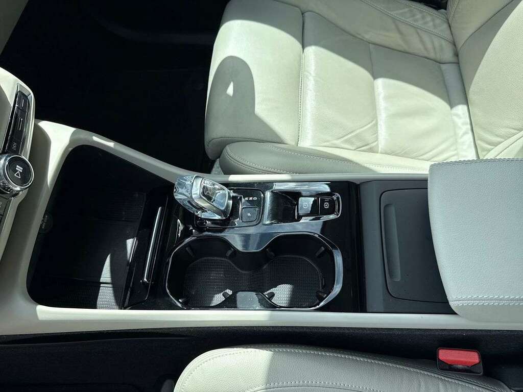 Volvo XC40 Suv Blue #13
