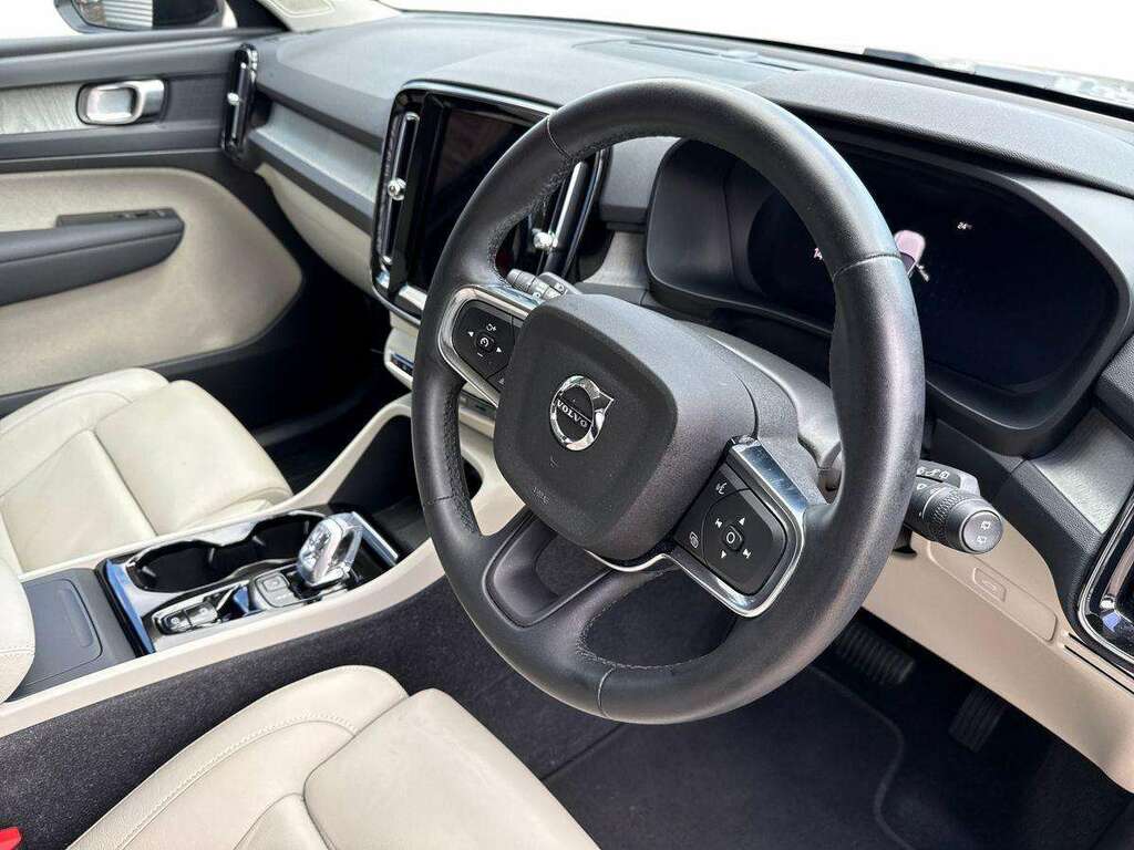 Volvo XC40 Suv Blue #15