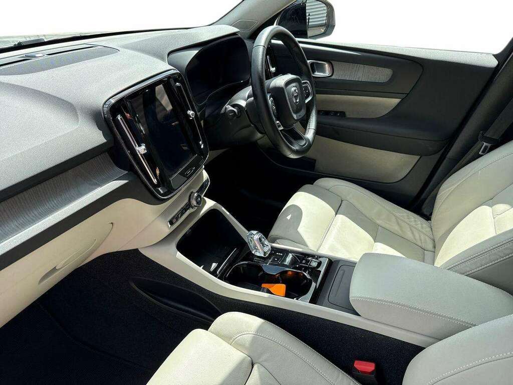 Volvo XC40 Suv Blue #7