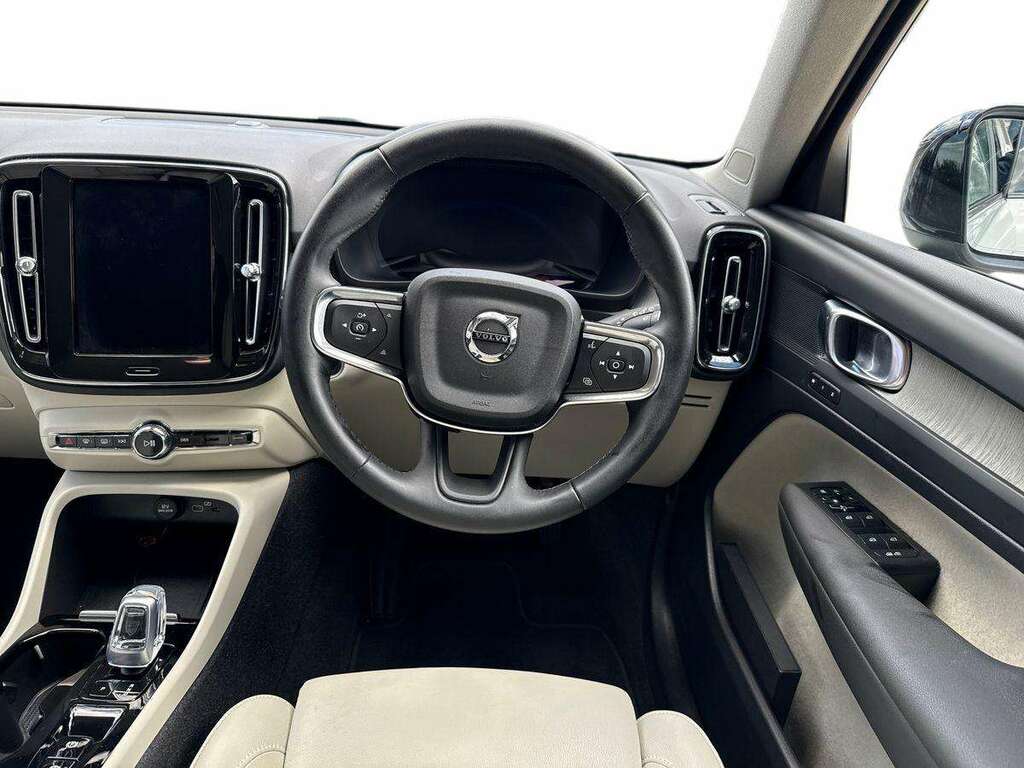 Volvo XC40 Suv Blue #9