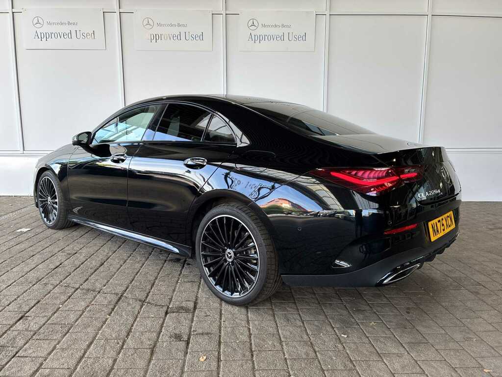 Mercedes-Benz CLA Class Cla 220D Amg Line Premium Plus Tip Black #2
