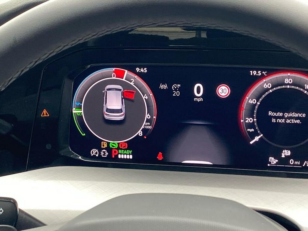 Volkswagen e-Golf 1.5 Tsi Ehybrid 19.7Kwh Match Hatchback Black #10