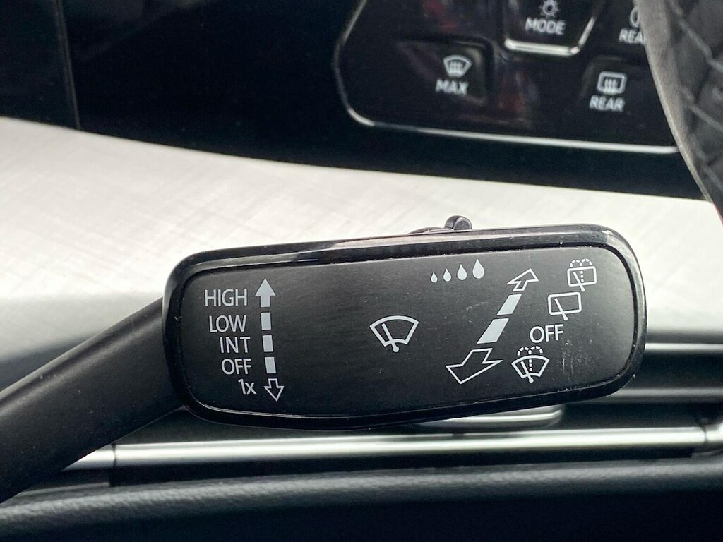 Volkswagen e-Golf 1.5 Tsi Ehybrid 19.7Kwh Match Hatchback Black #27
