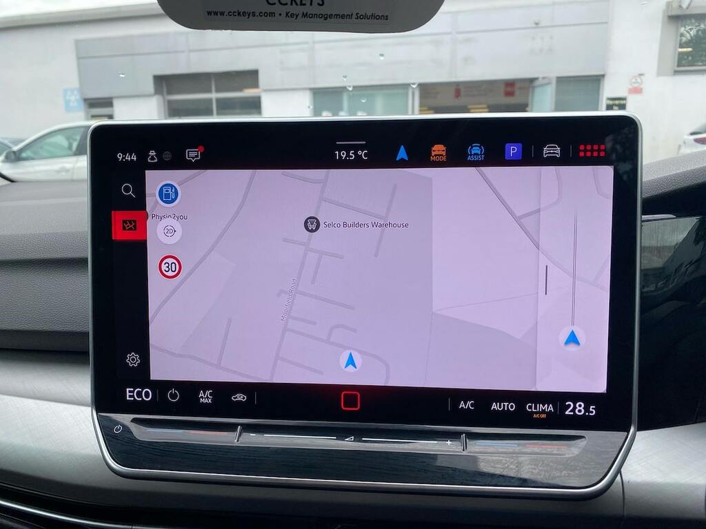 Volkswagen e-Golf 1.5 Tsi Ehybrid 19.7Kwh Match Hatchback Black #24