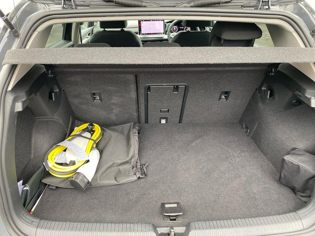 Volkswagen e-Golf 1.5 Tsi Ehybrid 19.7Kwh Match Hatchback Black #17
