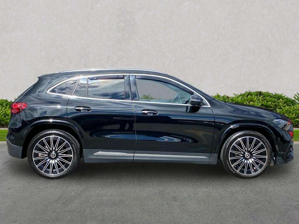 Mercedes-Benz GLA Class Gla 200 Amg Line Premium Black #3