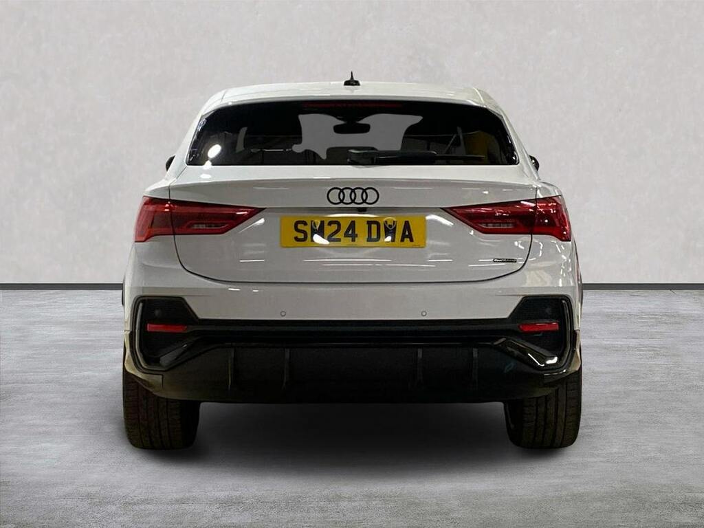 Audi Q3 2.0 Tfsi 40 Black Edition Sportback S T White #4