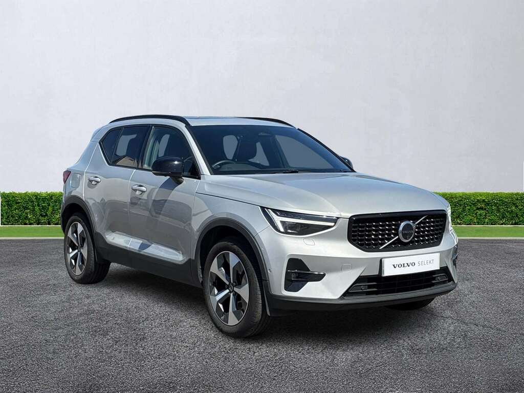 Volvo XC40 2.0 B4p Ultimate Dark RV73NYL Silver
