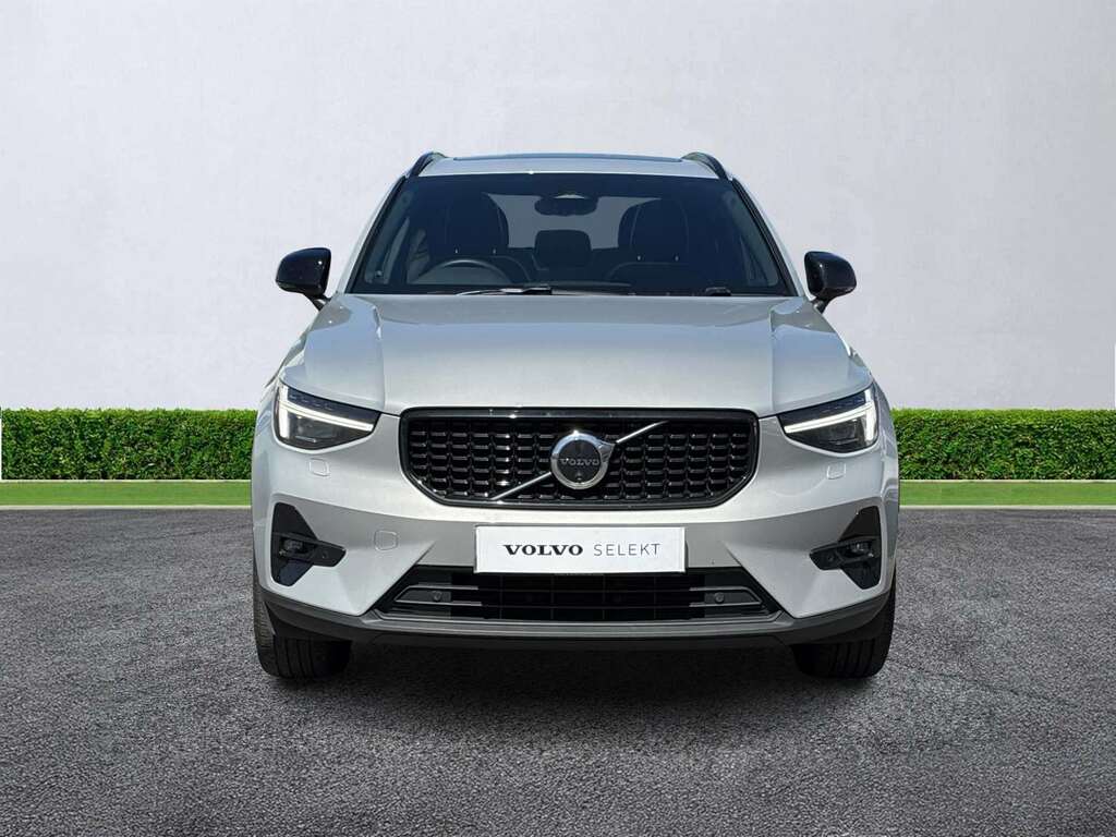 Volvo XC40 2.0 B4p Ultimate Dark RV73NYL Silver #2