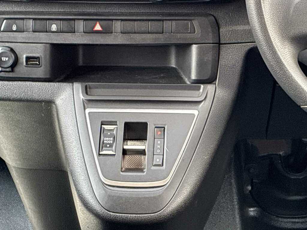 Vauxhall Vivaro 3100 75Kwh Dynamic Panel Van 6Dr L1 Grey #12