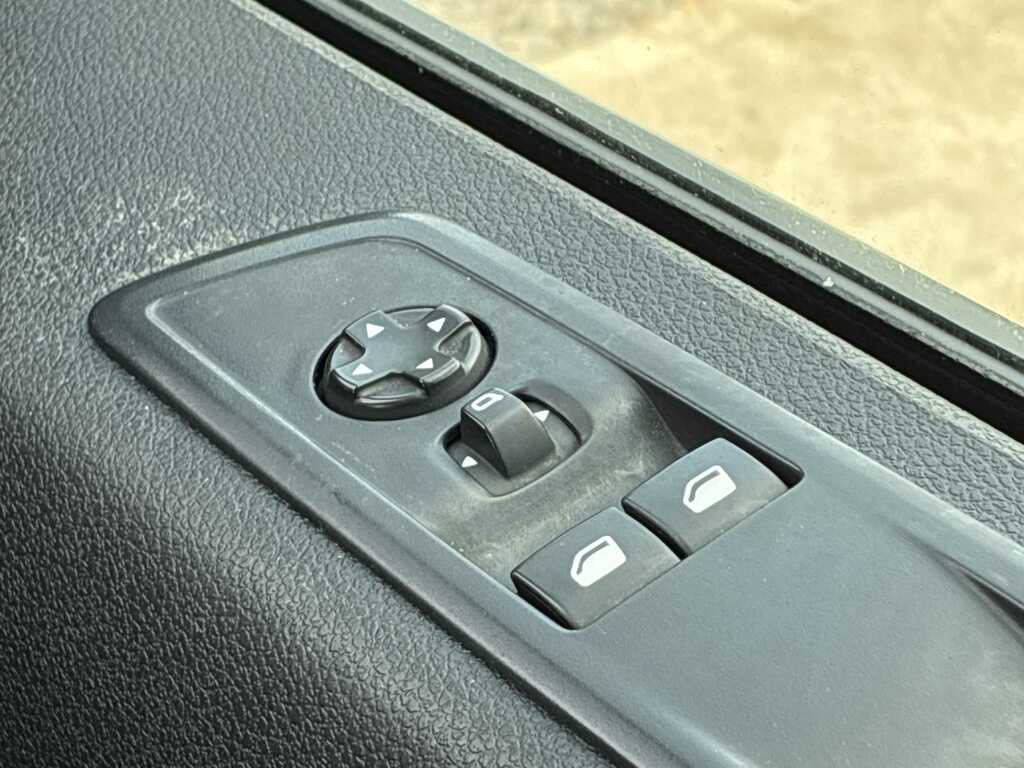 Vauxhall Vivaro 3100 75Kwh Dynamic Panel Van 6Dr L1 Grey #20