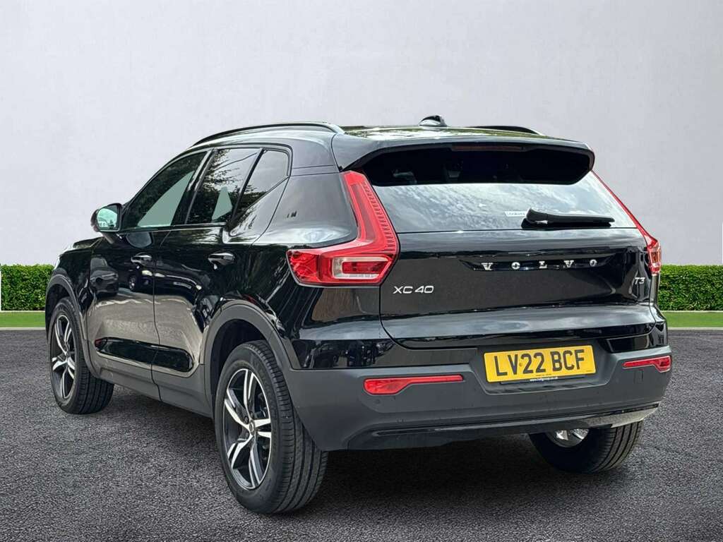 Volvo XC40 1.5 T3 163 R Design Geartronic Black #2