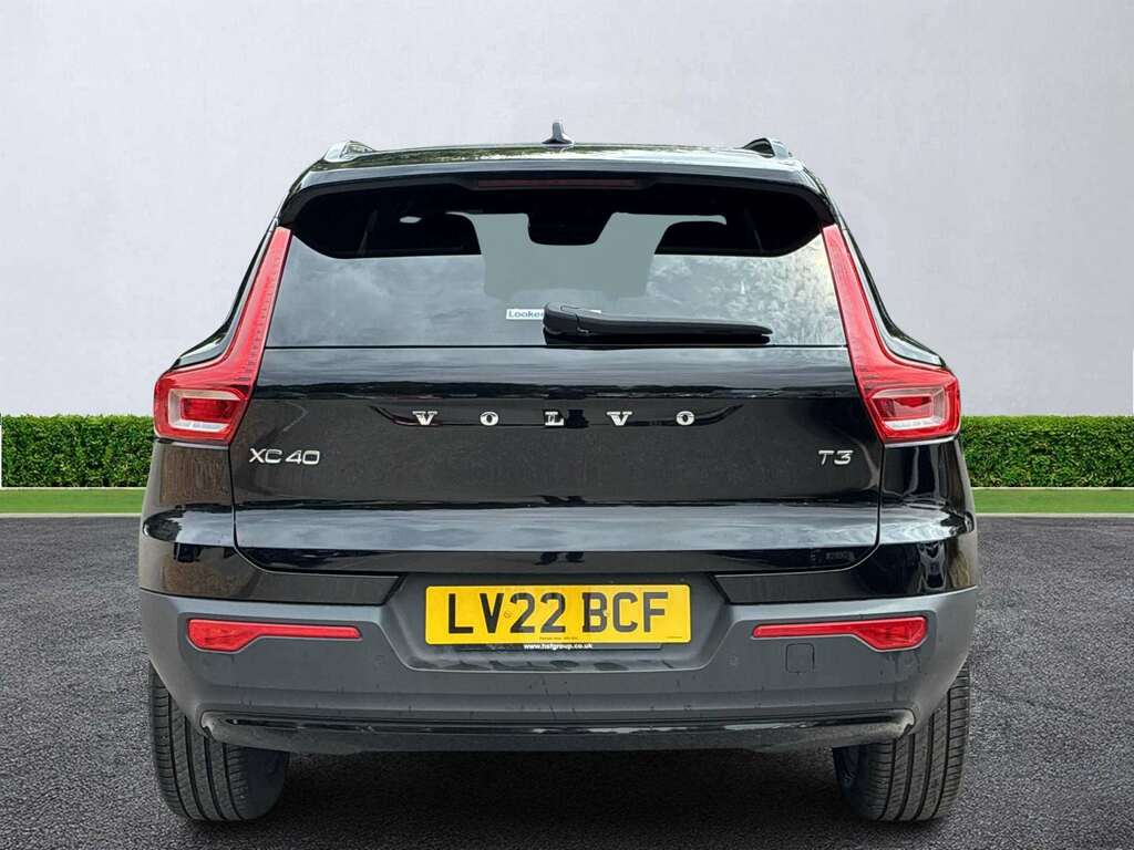 Volvo XC40 1.5 T3 163 R Design Geartronic Black #4