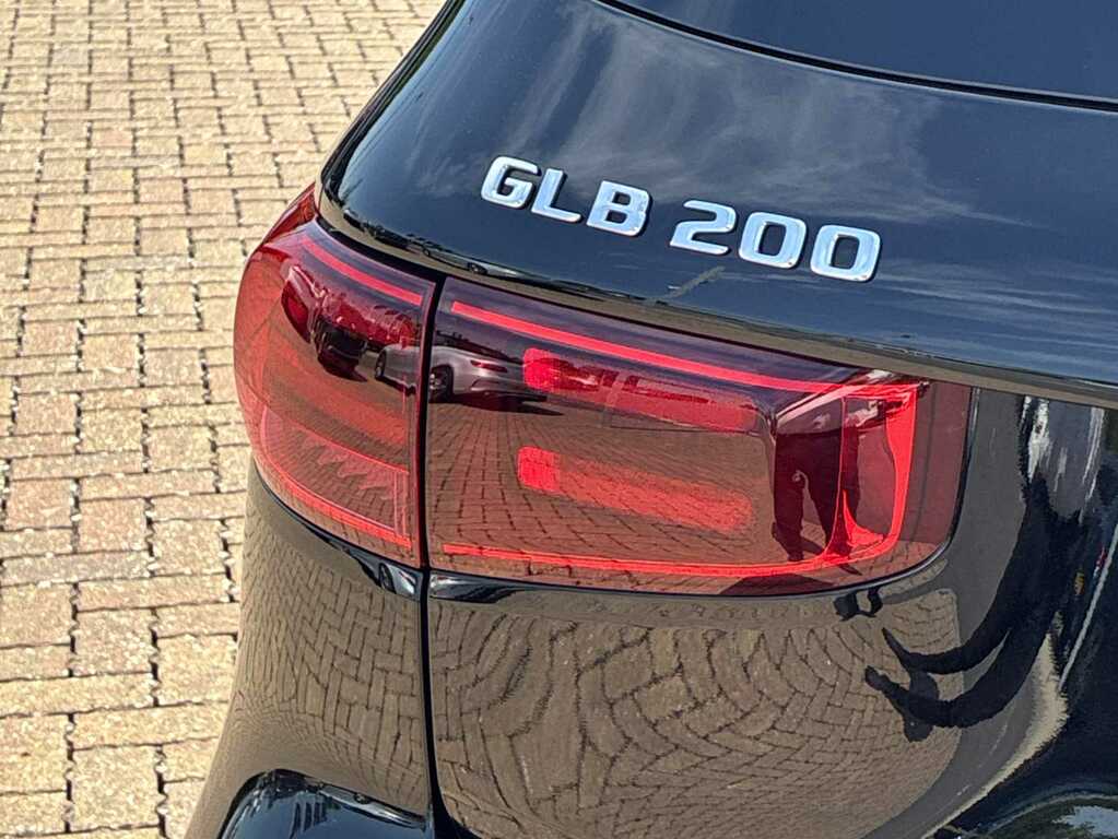 Mercedes-Benz GLB Class 200 Amg Line Premium Plus 7G-tronic Black #34